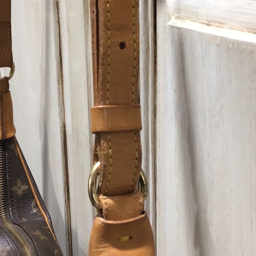 Louis Vuitton Boulogne Handbag - Picture 6 of 16